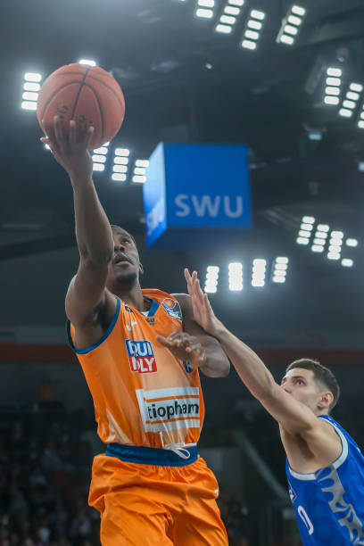 短期引援过 短期引援过