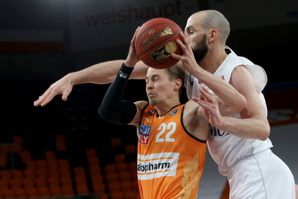 尤斯特显然 尤斯特显然