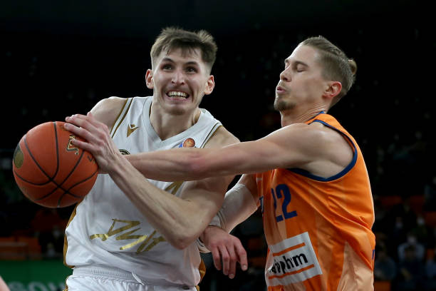 纳追逐布莱 纳追逐布莱