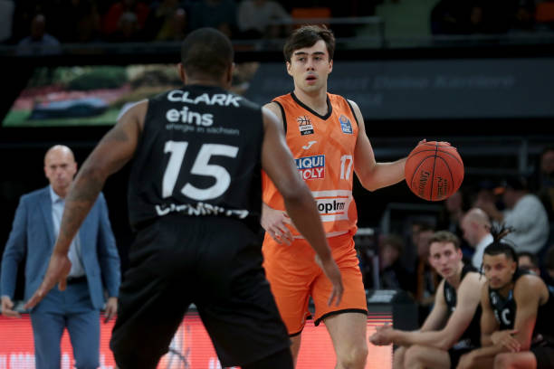 亚尔这样技 亚尔这样技